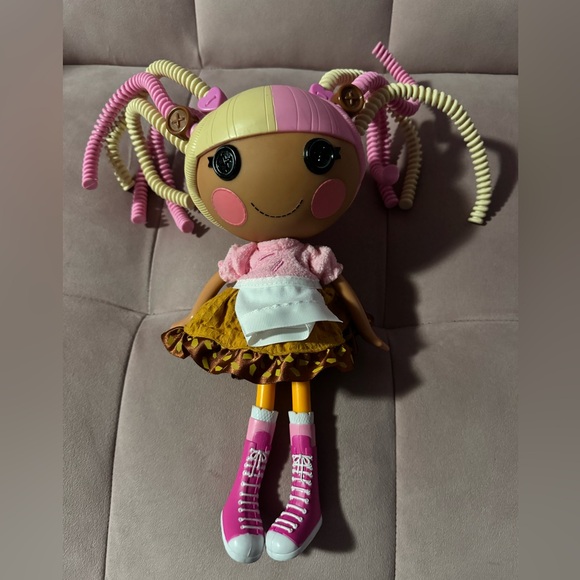 Lalaloopsy Silly hair scoops waffle cone in great condition comes with og box - Picture 1 of 2